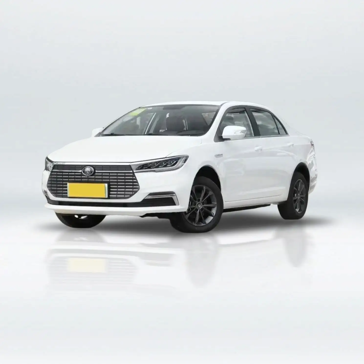 سيارة ذكية وفعالة BYD PLUS EV الرائدة في سيارة من من نوع EV للبالغين سيارة تعمل بالطاقة الجديدة للقيادة لمسافات طويلة