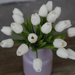 Venta al por mayor PE Retro 10 piezas por paquete ramo de <span class=keywords><strong>tulip</strong></span>án hecho a mano moderno arreglo Floral suave Día DE LA MADRE Pascua pequeño <span class=keywords><strong>tulip</strong></span>án - Product Image 1