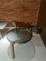 Table basse ronde en verre façonné
