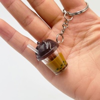 Porte-clés en résine en forme de tasse de bubble tea, breloque créative style boisson avec pendentif et détail paille pour clés de voiture et sac à dos