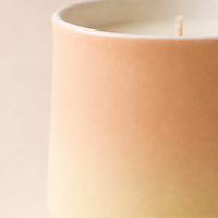 Décoration intérieure romantique, cadeau idéal : Bougie parfumée longue durée en céramique avec finition dégradée corail, 130 ml