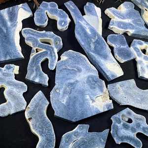 Venta al por mayor de losas de cristal de jade coral azul natural de alta calidad, para regalo y decoración del hogar, regalo para el Día de San Valentín. - Product Image 4