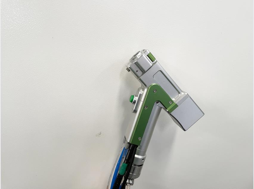 1000w Industrial Cleaning Equipment Hand Held Rust Removal Laser Water Cooling