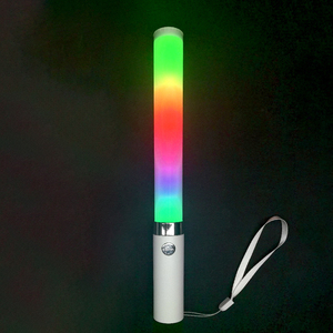 Nouveaux produits d'usine chinoise, bâton lumineux LED RGB personnalisé, clignotant, sans fil, ordinaire, irisé, blanc laiteux, tube, pile sèche - Product Image 1