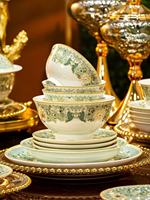 Service de vaisselle moderne en porcelaine fine de Jingdezhen avec motifs floraux européens, compatible lave-vaisselle et four, idéal pour la maison, les mariages et les banquets.