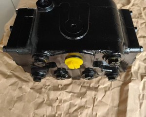 150F0042 OSQA 8 FLOW AMPLIFIER มีสินค้าในสต็อกสำหรับเครื่องจักรก่อสร้าง จัดส่งรวดเร็ว - Product Image 1