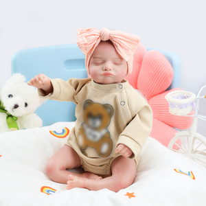 Muñeca Reborn de Silicona y Vinilo de 18 Pulgadas, Cuerpo Completo Realista, con Piel de Bebé Hiperrealista y Material Seguro - Product Image 5