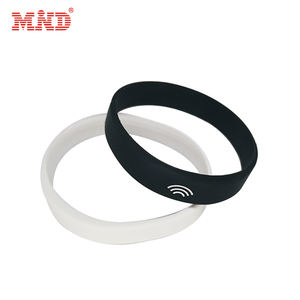 Pulsera de silicona deportiva inyectada con tinta personalizada, pulsera NFC programable de goma negra, pulsera para regalos promocionales - Product Image 3