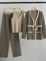 Ensemble décontracté trois pièces pour femme : chemise/chemisier brodé à col en V long et géométrique, pantalon large et veste en polyester/coton respirant