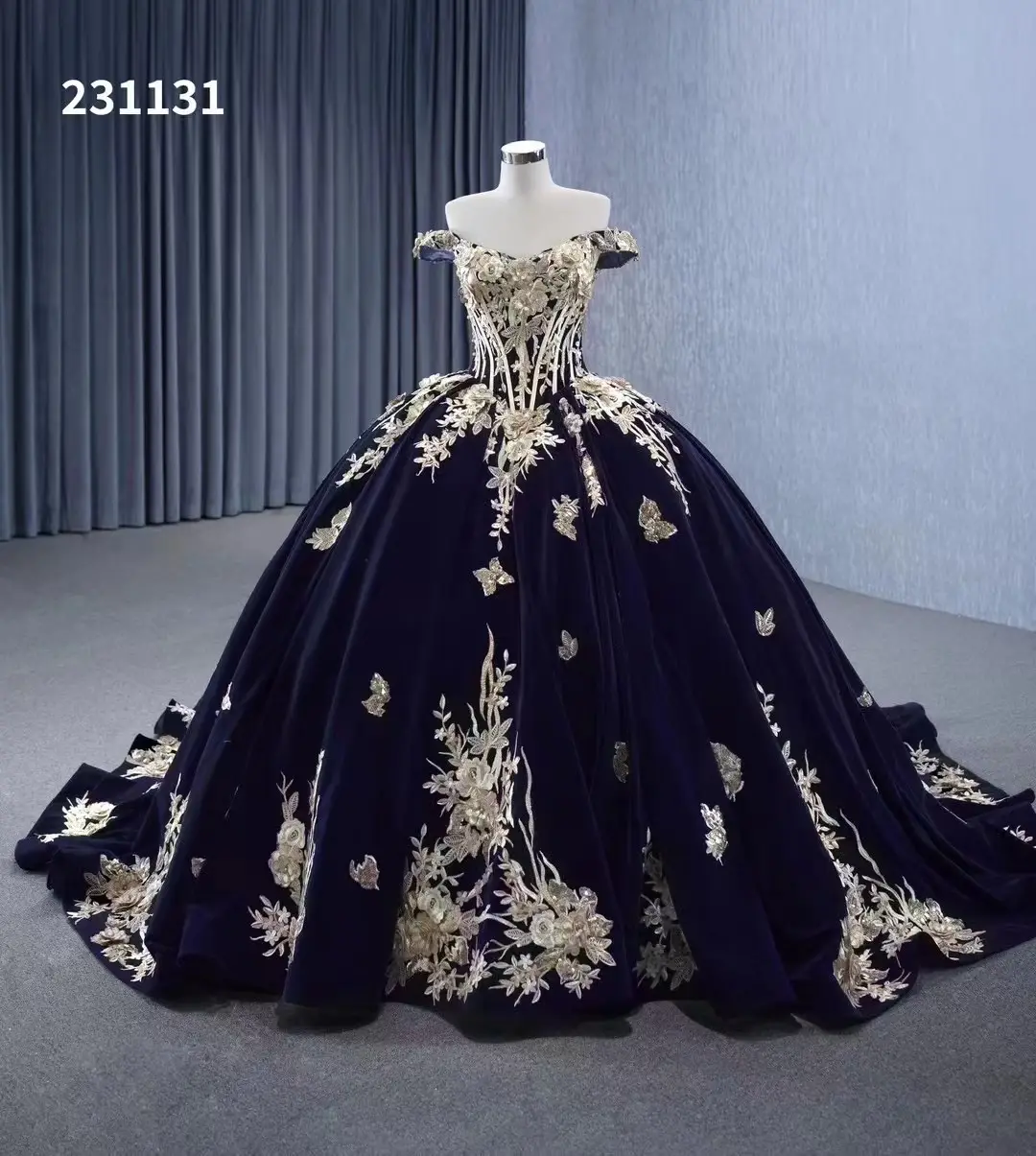 Feishi luo Großhandel Samt Flauschige Hochzeit Große Kleider Kleider Luxuriöse 3D Perle Blume SWEETHEART Abend Prom Ballkleid