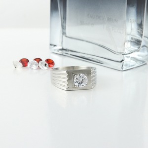 yunnique Women's <b>Titanium</b> Steel <b>Ring</b> With White Gemstone Prong Setting Geometric Design Gift Jewelry - Product Image 3