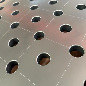 Mesa de Soldadura Modular de Doble Serie D28/D16 - Tableros Intercambiables de Hierro Fundido/Acero con Regla Magnética y Canales para Montacargas - Product Image 1