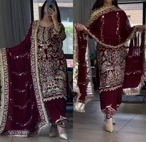 Lehenga Choli en soie blanche Maruti Fashion, vêtement de mariage élégant avec des bordures fantaisie pour les fêtes, taille unique, 950g - Product Image 2