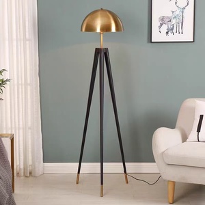 Lampe de sol moderne en métal avec abat-jour en forme de dôme, finition dorée, base trépied pour salon, chambre à coucher, lumière LED chaude, douille E27 - Product Image 6
