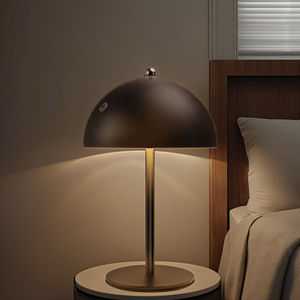 Lampe de table rechargeable sans fil contemporaine Veilleuse minimaliste pour chambre à coucher, bureau, travail, étude, lecture en métal durable - Product Image 1