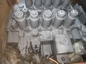 Pièces automobiles, ensemble de vanne de commande principale d'excavatrice, UK36-606, UK36-617, UK36-605, UK36-612, état neuf, matériau métallique pour Nabo - Product Image 4
