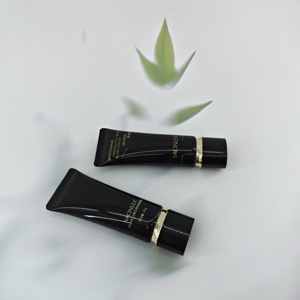 Nouvel arrivage 2026 – Tube cosmétique ovale en plastique noir 50 ml, forme ovale, avec logo personnalisé estampé à chaud doré et capuchon - Product Image 1