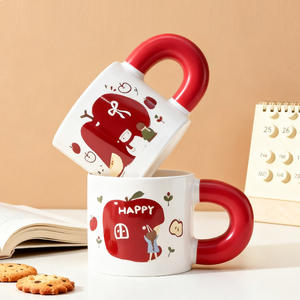 Mug en céramique Apple Cartoon avec poignée rouge, cadeau pour couple, pour la maison - Product Image 1