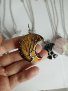 Colgante de piedras preciosas naturales en forma de Luna, cristal curativo chapado en <span class=keywords><strong>oro</strong></span>, collar envuelto en alambre de cuarzo - Product Image 4