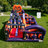 Structure gonflable commerciale d'extérieur pour Halloween : Combo château gonflable ferme de citrouilles, toboggans et parcours d'obstacles