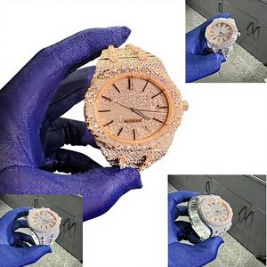 Reloj de Hombre Personalizado con Diamantes Moissanite VVS1, Esfera de Cristal, Brazalete de Acero Inoxidable de Dos Tonos, Cierre de Seguridad y Resistencia al Agua de 10 Bares - Product Image 1