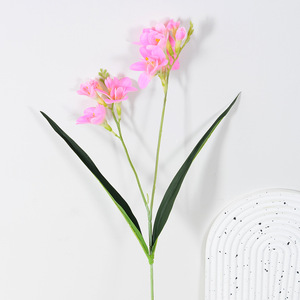 Fleur artificielle de freesia en PVC, idéale pour la décoration de mariage, la maison et les accessoires de photographie en extérieur - Product Image 4