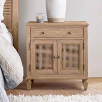 Commode vintage de style campagnard américain en bois massif, meuble de rangement simple en chêne ou en bois naturel pour chambre à coucher ou salon