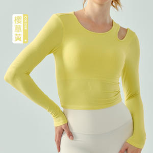 Haut de fitness respirant à manches longues et à séchage rapide pour femmes chemise de yoga confortable avec logo avant-printemps - Product Image 3