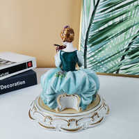 Figurine en porcelaine à succès : Femme jouant du violon, design moderne, ornement artisanal à suspendre, accessoires de décoration pour la maison et l'hôtel