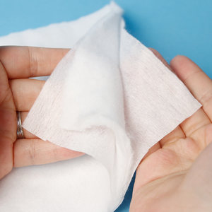 Rouleau de coton composite <span class=keywords><strong>à</strong></span> jet d'<span class=keywords><strong>eau</strong></span> doux <span class=keywords><strong>à</strong></span> 3 couches, largeur 90 cm, 150-180 GSM - Matériau de base pour tampons de coton cosmétiques, <span class=keywords><strong>démaquillant</strong></span>, tonique - Product Image 3