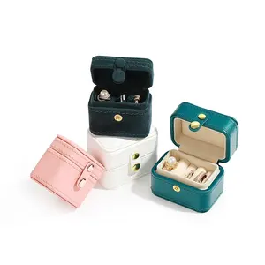 Mini scatola di gioielli in pelle scatola da viaggio organizzatore di gioielli in velluto scatola di orecchini con bottoni a bottoni all'ingrosso Logo personalizzato