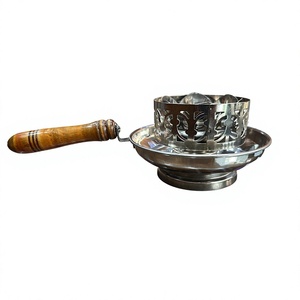 Brûleur d'encens vintage en métal avec longue poignée en bois et plateau ajouré - Product Image 1