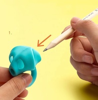 Poignées de crayon pour l'écriture manuscrite des enfants, outils de correction de posture ergonomique à trois doigts