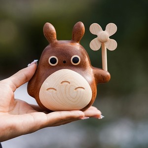 Diffuseur de parfum pour voiture en bois Totoro, couleur bois naturel, décoration de bureau, cadeau - Product Image 1