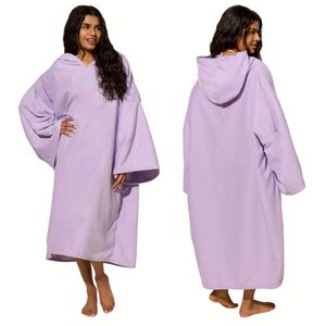 Poncho de plage en polyester à capuche pas cher, séchage rapide, absorbant, toutes saisons, personnalisé avec poche pour adultes - Product Image 1