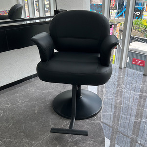 Chaise de coiffure Black Warrior en fer noir, écologique, avec pompe hydraulique, pour salon de coiffure, mobilier de salon - Product Image 2