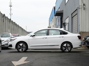 Voiture électrique Dongfeng Aeolus E70 <span class=keywords><strong>2021</strong></span>, conduite à gauche, automatique, autonomie 400-500 km, véhicule électrique d'<span class=keywords><strong>occasion</strong></span> pour <span class=keywords><strong>l</strong></span>'exportation sur le <span class=keywords><strong>marché</strong></span> africain - Product Image 4