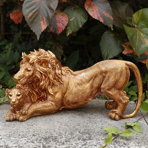 Scultura Personalizzabile in Resina di Famiglia di Leoni Dorati, Statua Artistica Artigianale per la Casa - Product Image 2