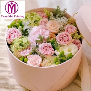 Wholesale Custom Printed UV Coated Biodegradable Rectangle <b>Sweet</b> Flower Paperboard Hat Packaging Bag - Product Image 2