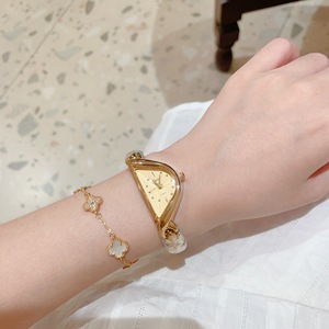Orologio da donna retrò in oro con movimento al quarzo, quadrante dalla forma unica, stile avant-garde e lusso leggero, cassa robusta in lega - Regalo perfetto - Product Image 2