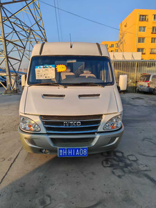 Minibús <span class=keywords><strong>Iveco</strong></span> Daily <span class=keywords><strong>de</strong></span> <span class=keywords><strong>Segunda</strong></span> <span class=keywords><strong>Mano</strong></span>, Modelo 2016, 6 Plazas, Monovolumen - Product Image 2
