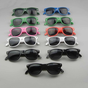 Gafas de <span class=keywords><strong>Sol</strong></span> para hombre y mujer con logotipo personalizado verde oscuro de Alemania con abrebotellas de <span class=keywords><strong>cerveza</strong></span> integrado, gafas de <span class=keywords><strong>sol</strong></span> promocionales con abrebotellas - Product Image 6