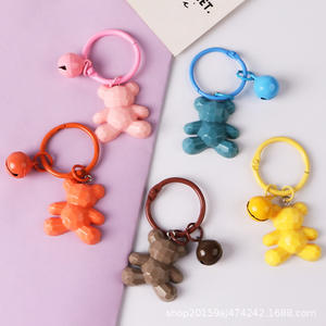 Porte-clés et pendentif de sac en résine plastique, motif ours avec clochette, fait main et personnalisé, style dessin animé, pour couple, tendance influenceur, Yihan - Product Image 2