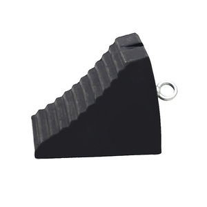 重量1.9kgの頑丈なゴム製タイヤストッパー、トペ・イランタ・ラバーホイールチョック/トラックストッパー - Product Image 4