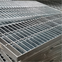 Grille de couverture de caniveau en métal, grille en acier galvanisé à chaud pour le drainage des eaux usées des routes municipales