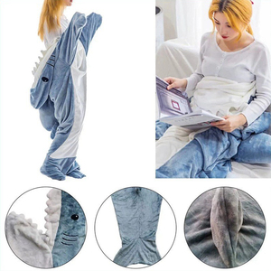 Combinaison <span class=keywords><strong>Kigurumi</strong></span> en flanelle chaude pour femmes, enfants et parents, motif requin de dessin animé, drôle, vêtement de nuit animal - Product Image 4
