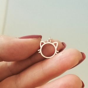 Pendente <span class=keywords><strong>per</strong></span> gatti in oro 18k placcato in Nickle Free piccolo gioiello con testa di gatto impermeabile lucidata <span class=keywords><strong>per</strong></span> gli <span class=keywords><strong>amanti</strong></span> <span class=keywords><strong>degli</strong></span> <span class=keywords><strong>animali</strong></span> regalo <span class=keywords><strong>per</strong></span> gli <span class=keywords><strong>amanti</strong></span> dei gatti - Product Image 1