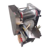 Machine à pâtes automatique verticale en acier inoxydable avec moteur pour usage en restaurant, équipement de fabrication de pâtes à haute efficacité