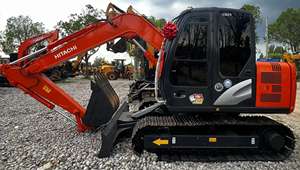 Mini Pelle Hitachi ZX70 d'occasion Hitachi ZX70 Modèle japonais de 7 tonnes Moteur Cummins et composants principaux Pompe incluse en vente - Product Image 4