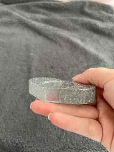 Elegante soporte para libros de resina, ligero y duradero, ayuda para la lectura, agarre cómodo, perfecto para novelas, diarios y libros de texto - Product Image 5